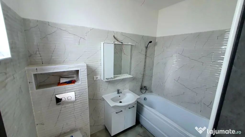 Vila finisata la cheie 4cam fara etaj/intrare com. Bercen...