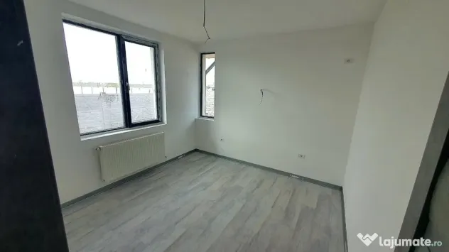 Vila finisata la cheie 4cam fara etaj/intrare com. Bercen...
