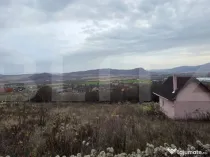 Teren intravilan 700 mp, cu toate utilitățile – priveli?