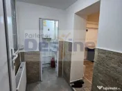 Apartament 2 camere, Semidecomandat, 49 mp, loc de parcare 
