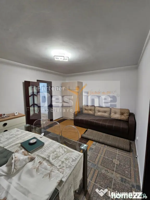 Apartament 2 camere, Semidecomandat, 49 mp, loc de parcare
