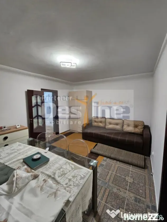Apartament 2 camere, Semidecomandat, 49 mp, loc de parcare