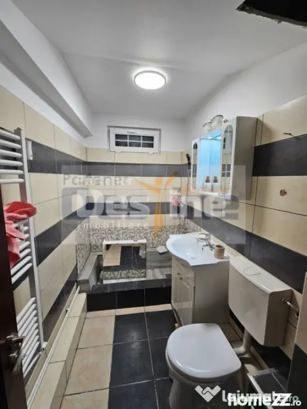 Apartament 2 camere, Semidecomandat, 49 mp, loc de parcare