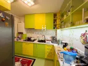 Apartament 3 camere decomandat, etajul 2 -zona Casa de Pe... 