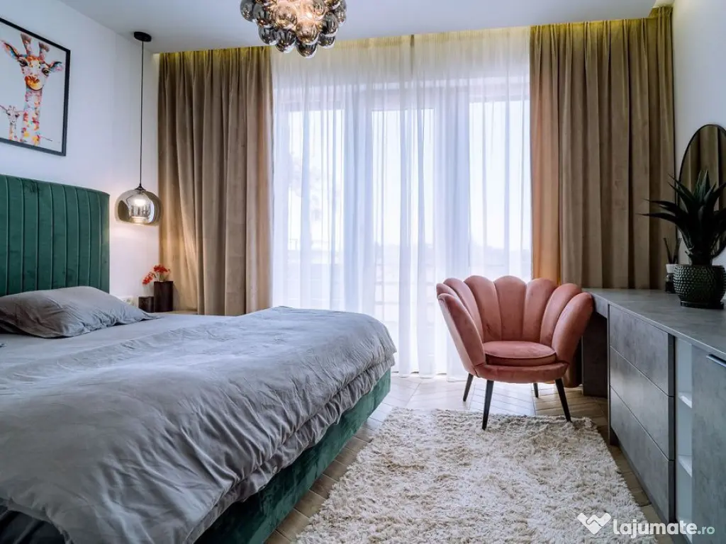 Penthouse 4 camere, ultracentral, Oradea. 800 000 E + TVA...