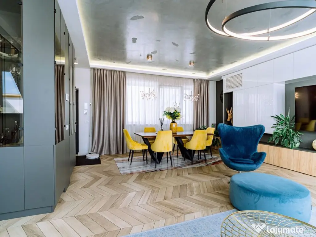 Penthouse 4 camere, ultracentral, Oradea. 800 000 E + TVA...