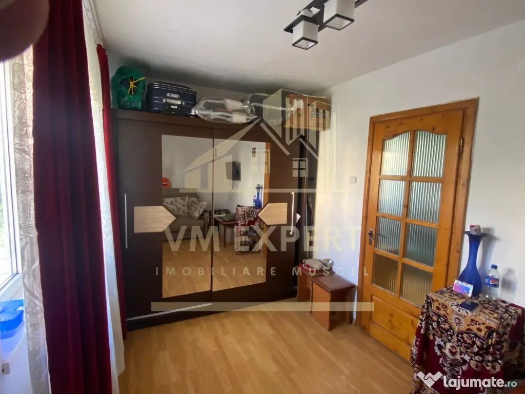 APARTAMENT 2 CAMERE ETAJ 2 ZONA VIȘOI CAMPULUNG