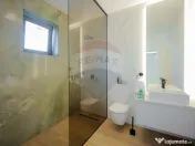 De vânzare Vilă cu 8 camere în Sânmartin, 290 mp util... 