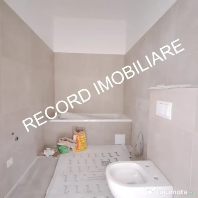 Spatiu comercial, 2 camere, terasa 23 mp, acces din terasa Apahida