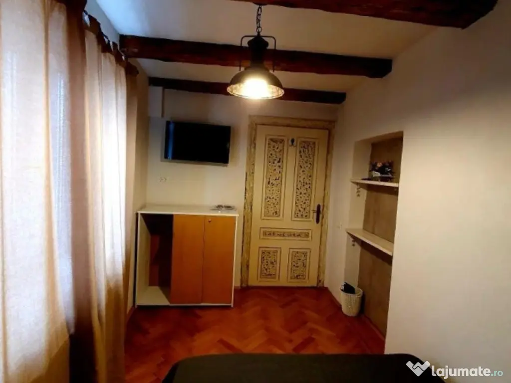 Apartament 2 camere, semidecomandat - zona Centru Istoric