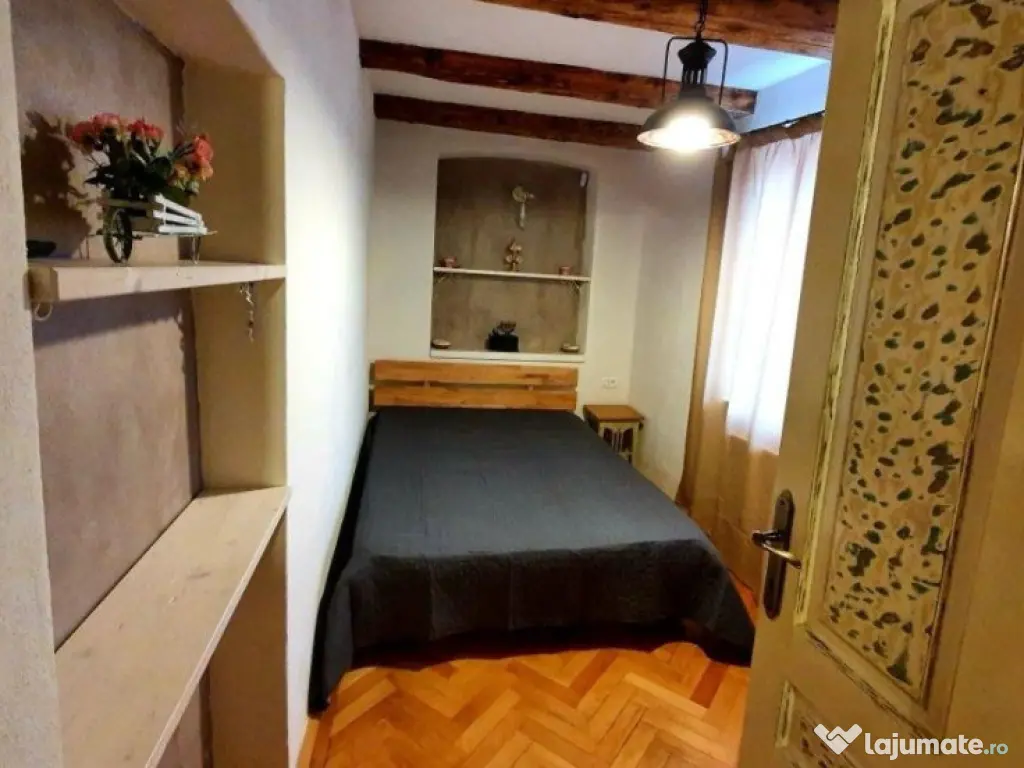 Apartament 2 camere, semidecomandat - zona Centru Istoric