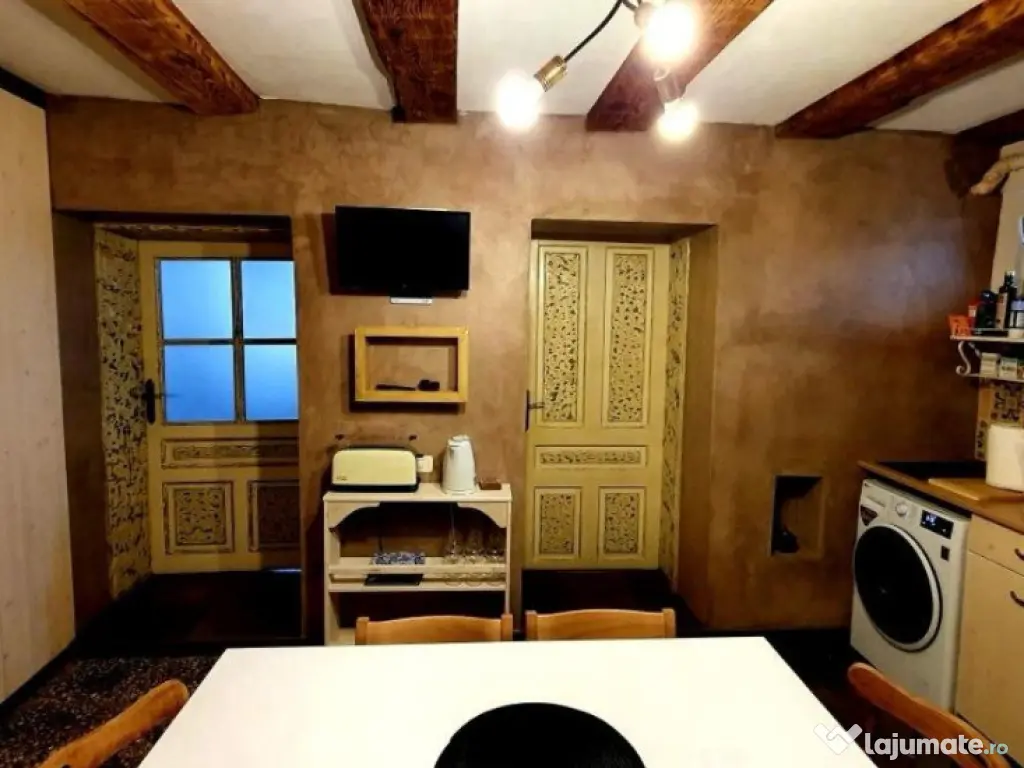 Apartament 2 camere, semidecomandat - zona Centru Istoric