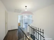 Casă 4 Camere cu Garaj, Construită de Proprietar, Carti... 