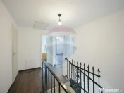 Casă 4 Camere cu Garaj, Construită de Proprietar, Carti... 