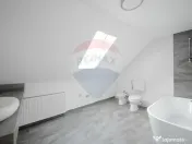 Casă 4 Camere cu Garaj, Construită de Proprietar, Carti... 