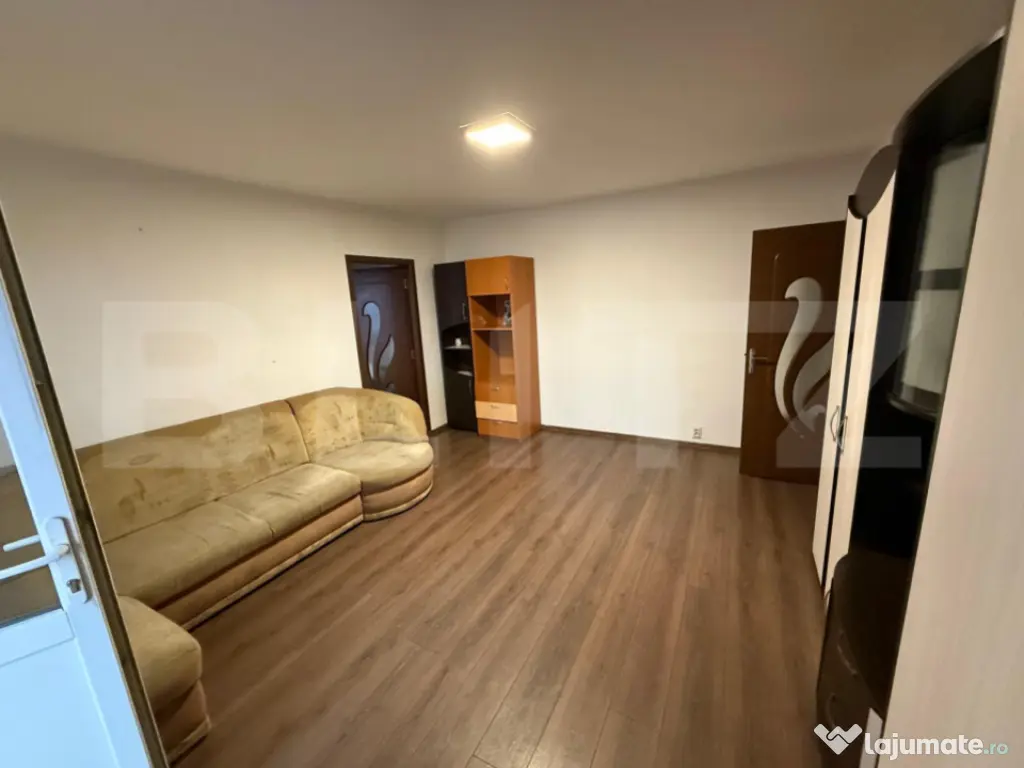 Apartament de vanzare, 52 mp, zona Micro 11