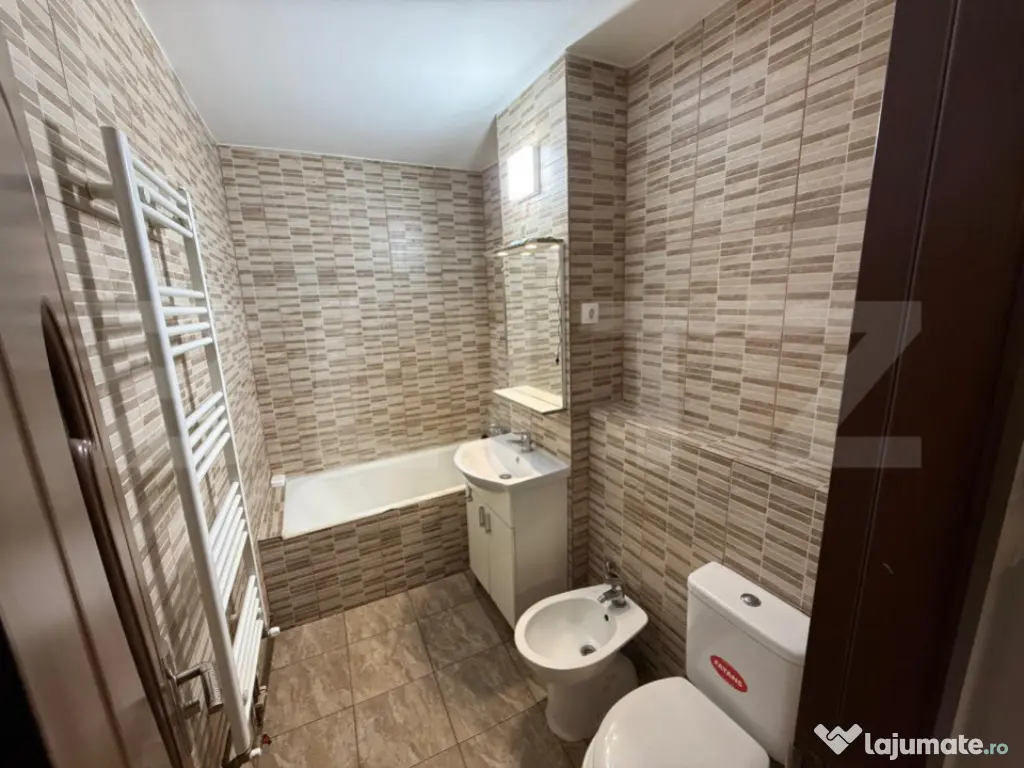Apartament de vanzare, 52 mp, zona Micro 11