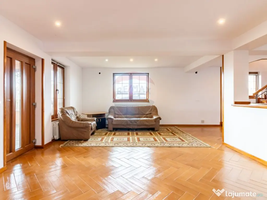 Casă finalizată, 278 mp teren 2305 mp Pleașa, Bucov, P...