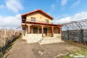 Casă finalizată, 278 mp teren 2305 mp Pleașa, Bucov, P...
