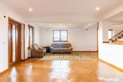 Casă finalizată, 278 mp teren 2305 mp Pleașa, Bucov, P...