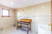 Casă finalizată, 278 mp teren 2305 mp Pleașa, Bucov, P...