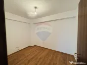 Apartament cu 3 camere de închiriat în zona Nufarul 