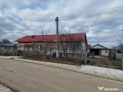 Se oferă spre vânzare / închiriere clădire cu spațiu... 