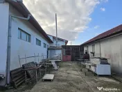 Se oferă spre vânzare / închiriere clădire cu spațiu... 