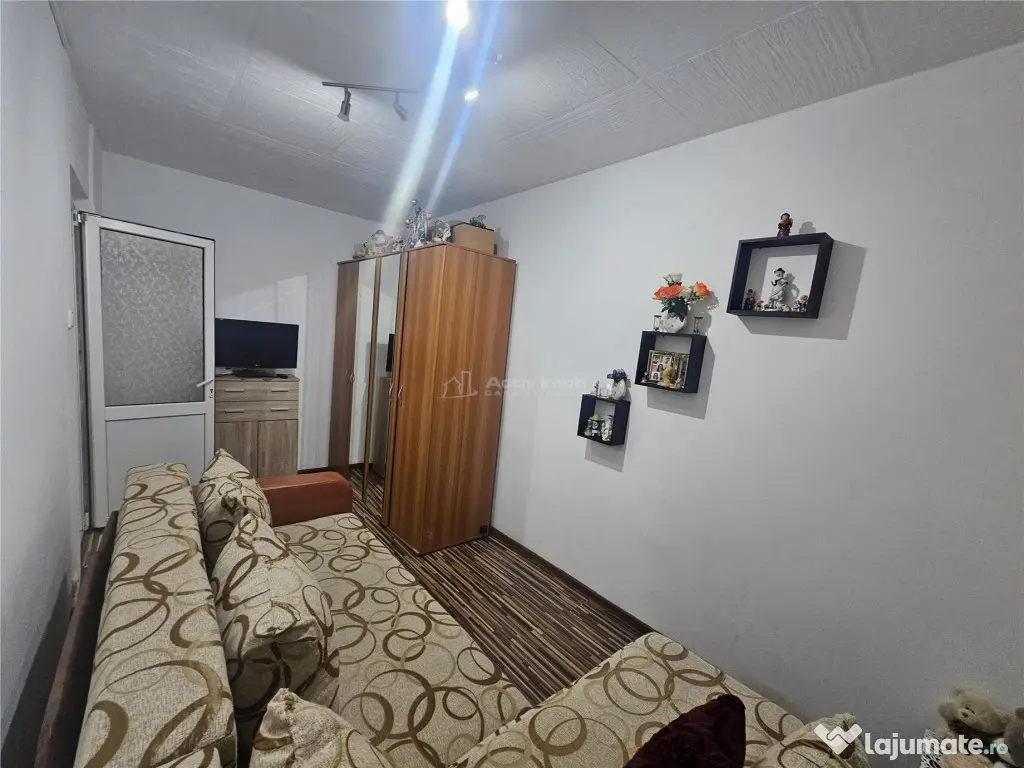 Resita, Garsoniera Mobilata Utilata, Parter, Calea Caransebe