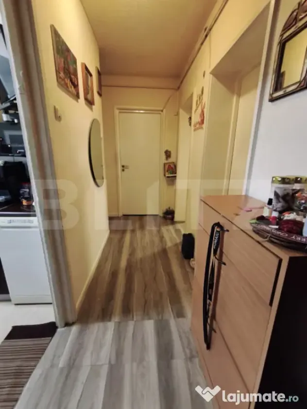 Apartament de vanzare, 3 camere decomadate, 61 mp, zona - Gh