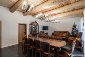 Vanzare 2 Cabane Lux Muntele Baisorii, Afacere la cheie, ... 