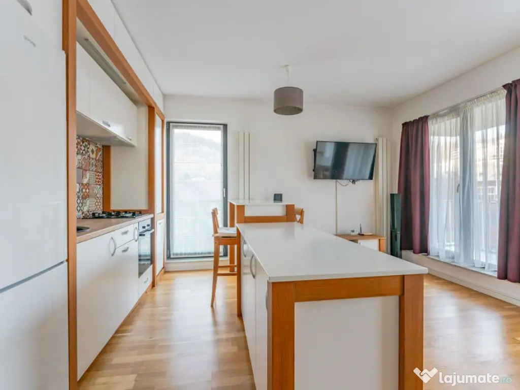 Apartament 2 Camere de Închiriat – Zona Șchei, Parcar...