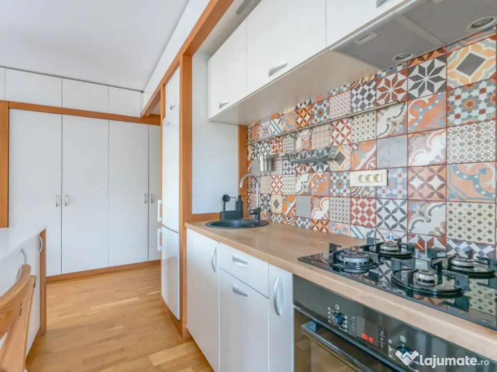 Apartament 2 Camere de Închiriat – Zona Șchei, Parcar...