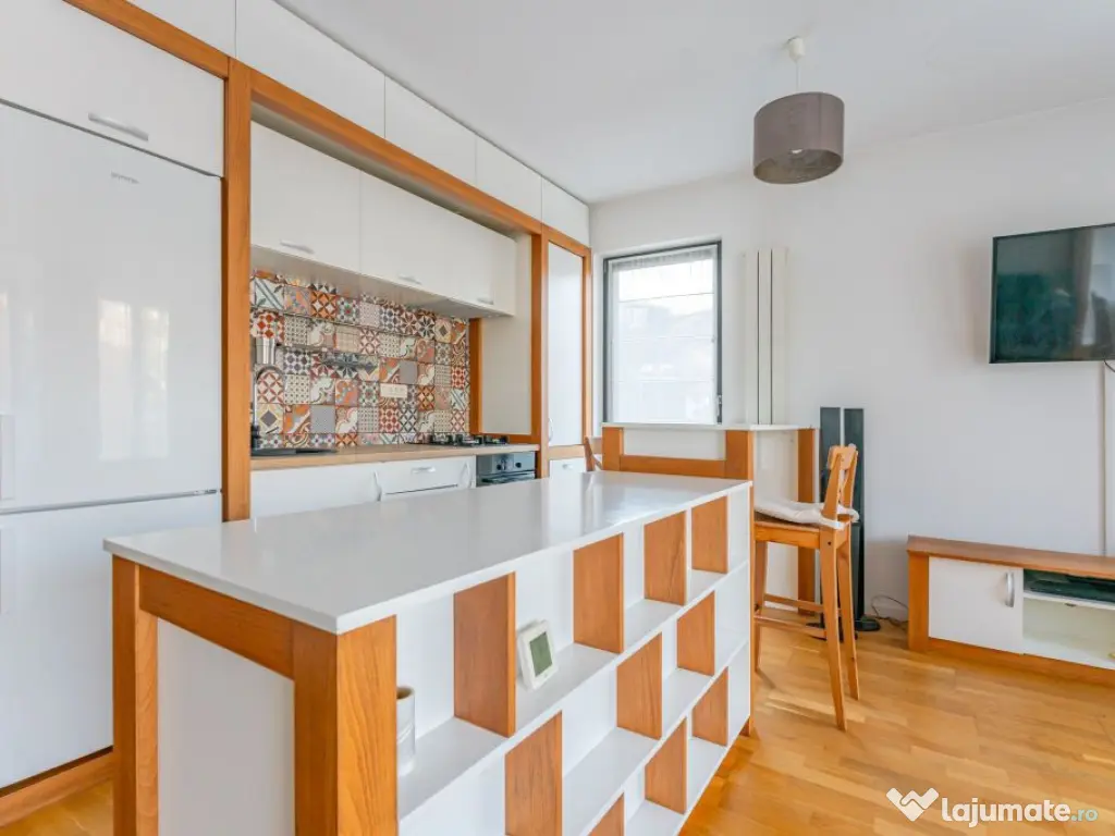 Apartament 2 Camere de Închiriat – Zona Șchei, Parcar...