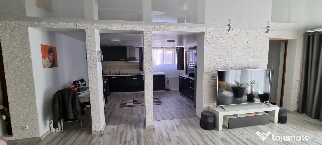 Casa / vila de vanzare lângă Parcul Dumbrava