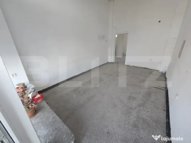 Spațiu comercial 50 mp, parter, cu vitrină și 2 intrări