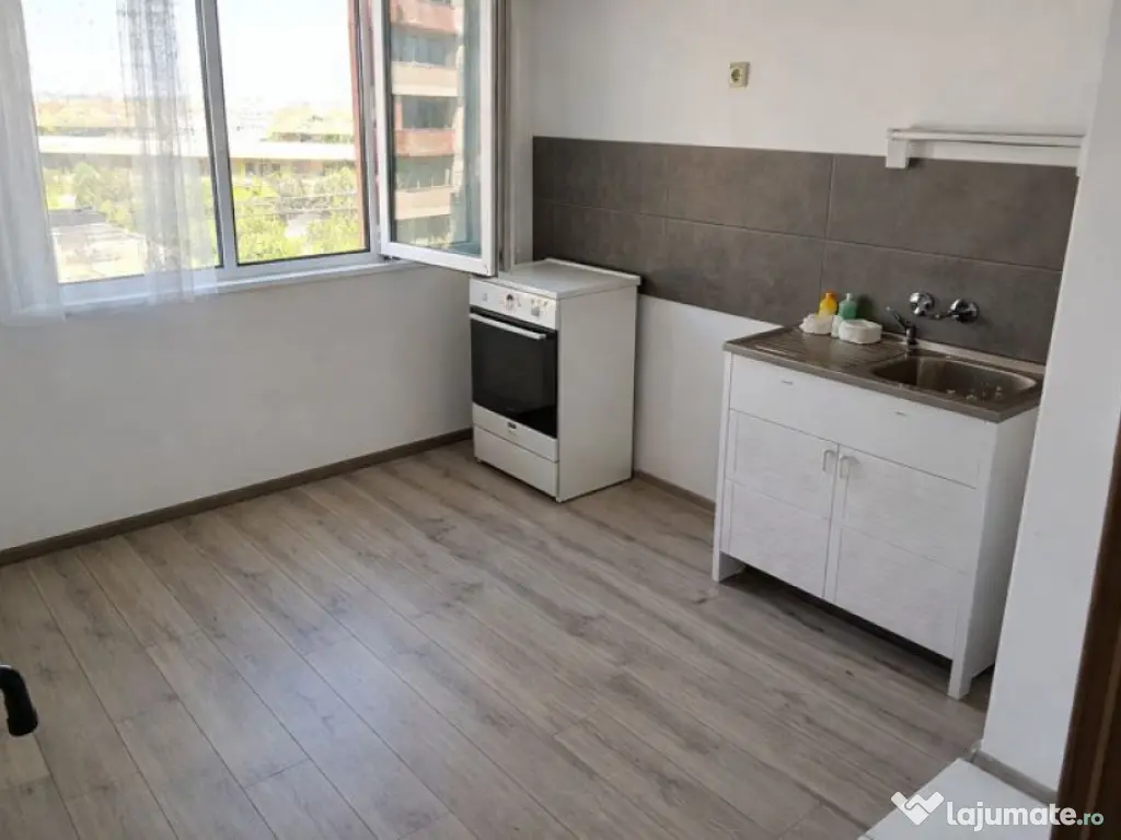 Garsoniera decomandata 33 mp Astra