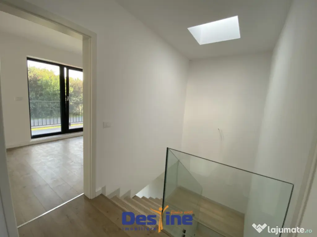 Vilă tip duplex, 4 camere, 102 mp + curte individuală, Bar