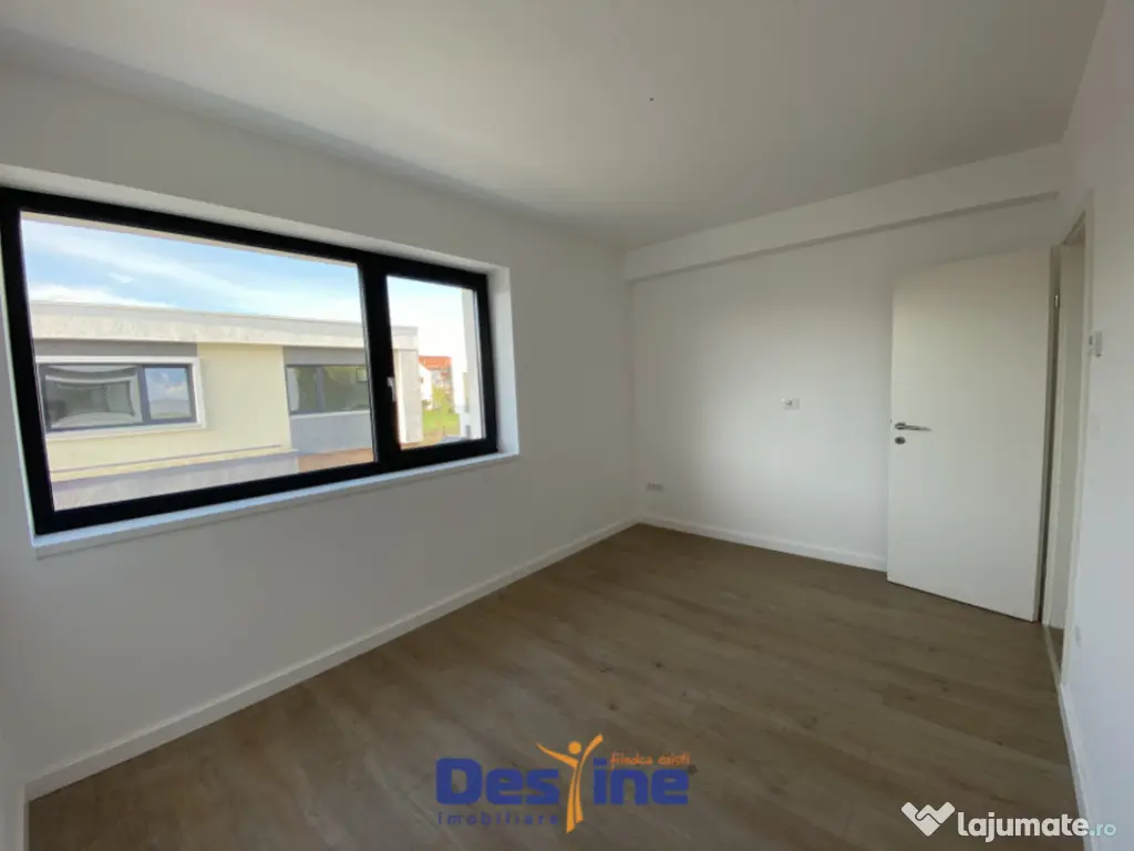 Vilă tip duplex, 4 camere, 102 mp + curte individuală, Bar