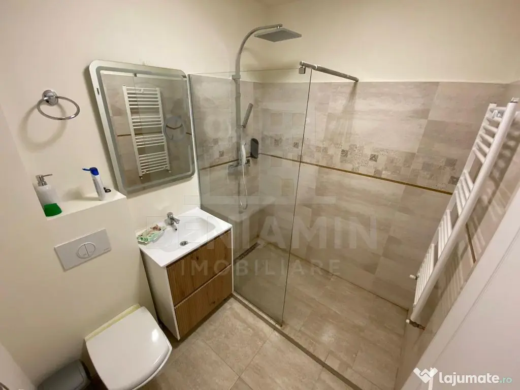 Apartament modern 3 camere-Zona Ciuperca-Loc de parcare-D...