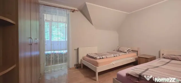 Casa/Pensiune,doua imobile „intr-unul singur” de vanzare, Valea Bratcu