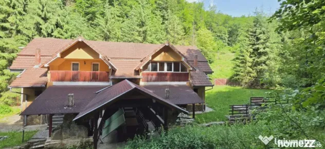 Casa/Pensiune,doua imobile „intr-unul singur” de vanzare, Valea Bratcu