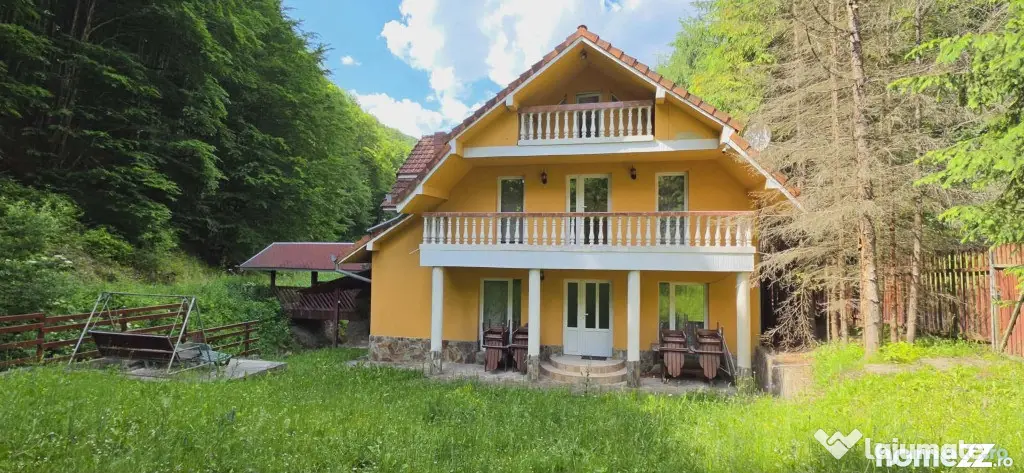 Casa/Pensiune,doua imobile „intr-unul singur” de vanzare, Valea Bratcu