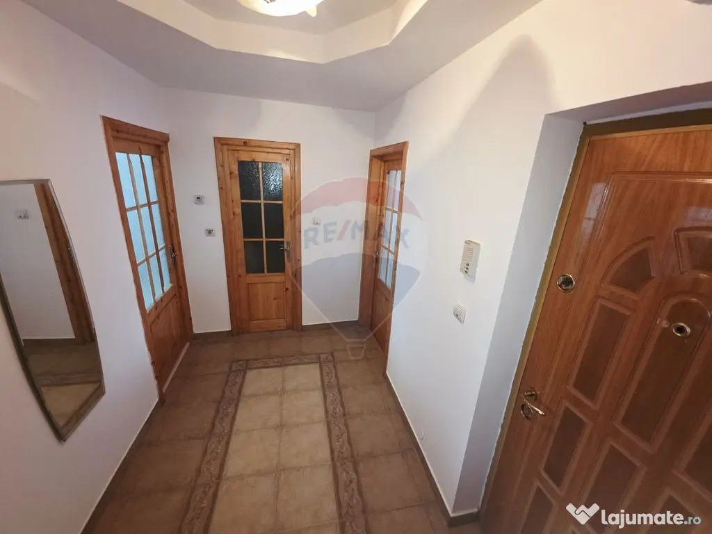 Apartament cu 2 camere de vânzare în zona 1 Mai