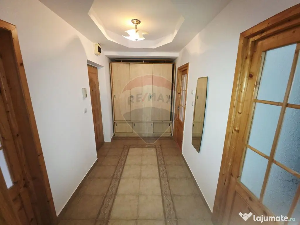 Apartament cu 2 camere de vânzare în zona 1 Mai