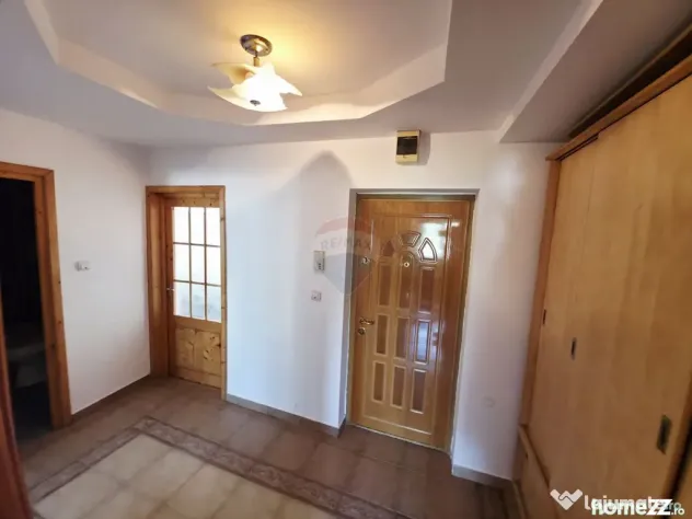 Apartament cu 2 camere de vânzare în zona 1 Mai