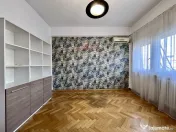 Apartament cu 4 camere nemobilat in P-ta Victoriei langa ... 