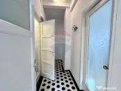 Apartament cu 4 camere nemobilat in P-ta Victoriei langa ... 