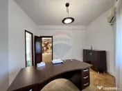 Apartament cu 4 camere nemobilat in P-ta Victoriei langa ... 