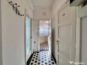 Apartament cu 4 camere nemobilat in P-ta Victoriei langa ... 